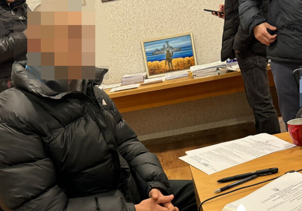 На Одещині правоохоронець намагався заробити на переправленні ухилістів за кордон. 