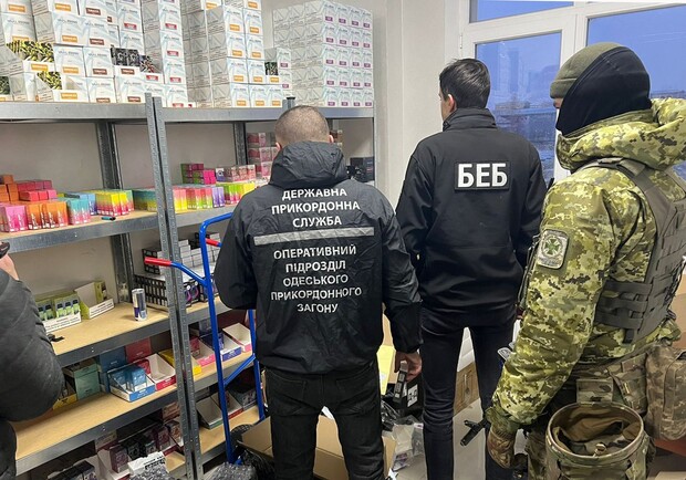 В Одессе нашли склад безакцизных электронных cигарет на 10 миллионов гривен. 