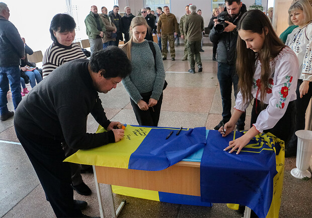 В одеському ліцеї відкрили три меморіальні дошки загиблим воїнам: серед них Віталій Блажко. 