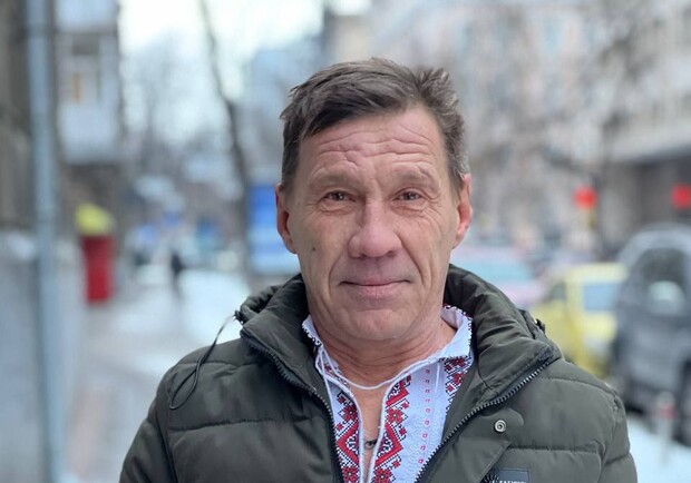 Зеленський нагородив одеського комунальника, який рятував людей після прильоту. 
