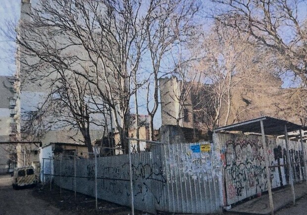 В Одессе мужчина незаконно продавал квартиры в новостройке. 