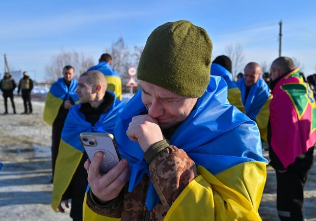 Из российского плена вернулись домой восемь пограничников из Одесской области. 