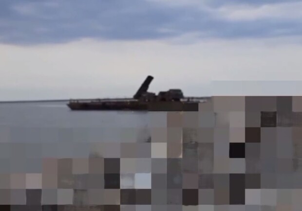 В сети появилось уникальное архивное видео того, как освобождали Змеиный в Одесской области. 