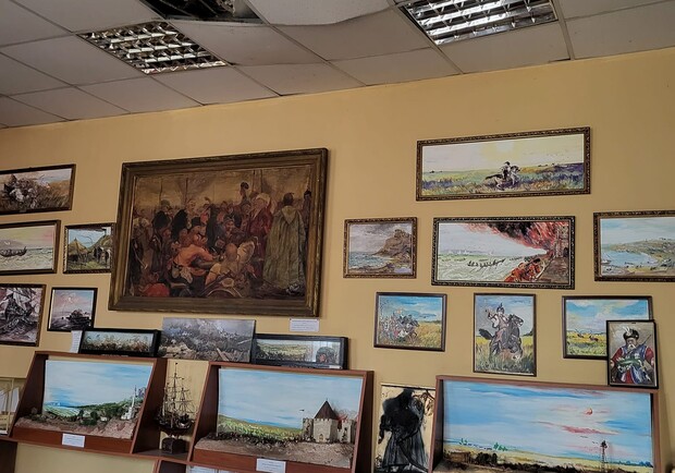 В Одесі під час дронової атаки постраждав музей козацтва. 
