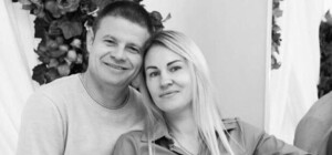 В Одессе попрощались с семьей военных, погибшей в результате атаки 2 марта