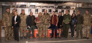 Дніпряни передали захисникам 400 одиниць різного виду оргтехніки та обладнання