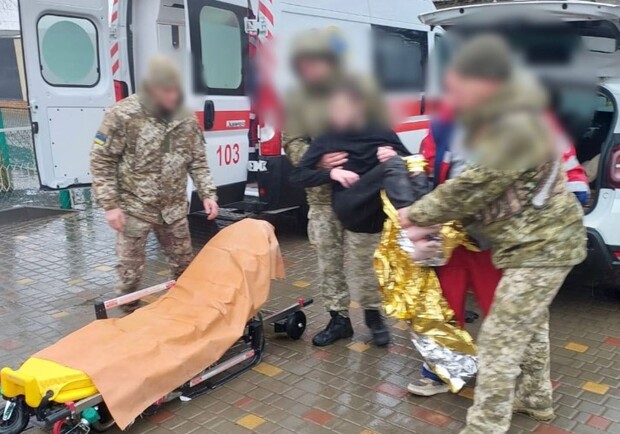 Одесские пограничники спасали уклониста, который решил переплыть через реку и чуть не погиб. 