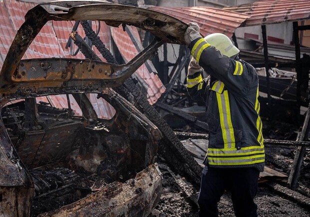 Масштабный пожар на СТО в Одессе: стала известна причина. 