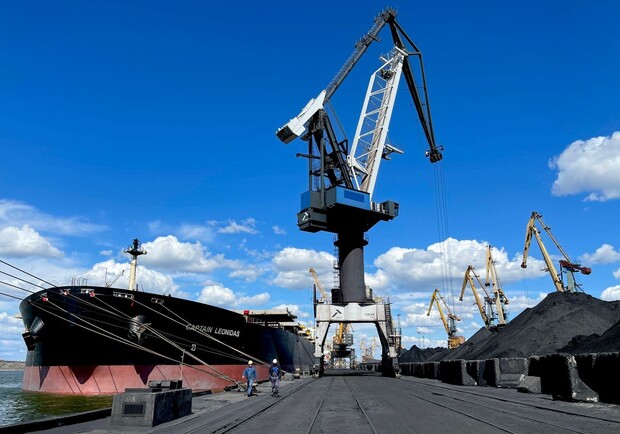 Из порта Одесской области вышло самое большое с начала полномасштабной войны судно. 