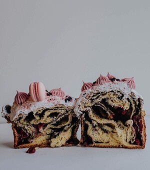 Маково-вишневые и с кокосовой начинкой: какие необычные пасочки можно заказать в Одессе