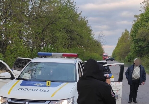 В Одесской и Винницкой областях ищут преступников, которые расстреляли полицейских. 