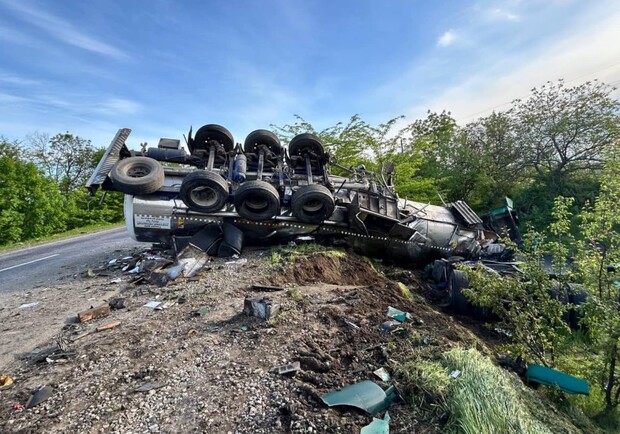 На трассе Одесса – Рени произошло смертельное ДТП с участием грузовиков: временно перекрыто движение. 