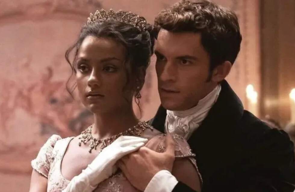 Нескучно дома: 10 сериалов, которые выйдут в июне 2024 года - фото: сцена из сериала Бриджертоны