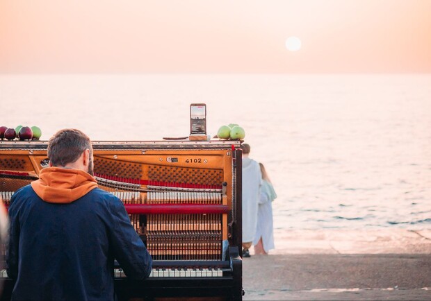 Піаноранок та концерт Романа Капітонова: куди безкоштовно піти в Одесі цими вихідними. 