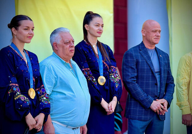 В Одессе поздравили чемпионок Олимпийских игр по фехтованию. 