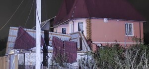 Вечером РФ ударила по пригороду Одессы ракетой с кассетной боечастью: погибли супруги, есть раненая