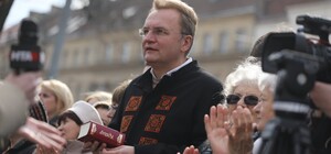 Андрій Садовий розповів, скільки коштує його лук