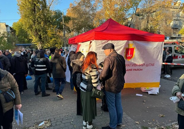 Після прильоту по Приморському району відкрили оперативний штаб допомоги. 