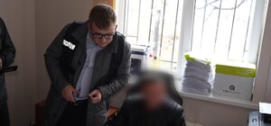 В Одессе госисполнитель требовал 50 тысяч гривен за снятие ареста с банковских счетов