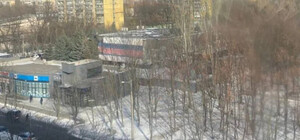 В Днепре на жилом массиве заметили баннер с цветами, похожими на триколор РФ