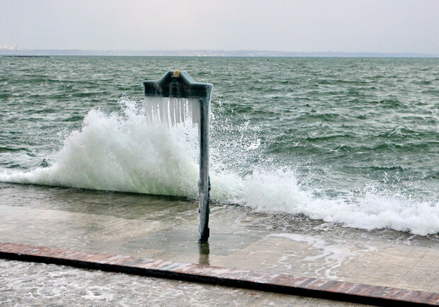 Море в Одессе зимой. 