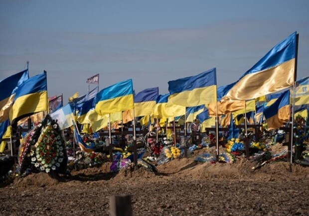 Могили захисників України. 