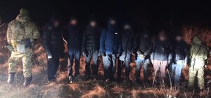 Намагалися втекти з України: на Одещині затримали вісьмох порушників кордону