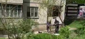 На Салтовке мужчина выпал из окна 