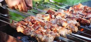 Де у Дніпрі посмажити шашлик: добірка платних і безкоштовних локацій для пікніка