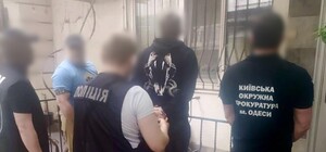 Тримали в неволі та вимагали неіснуючий борг: в Одесі затримали рекетирів