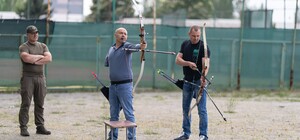 В Запорожье ветераны овладевают стрельбой из лука: как присоединиться к спортивной секции