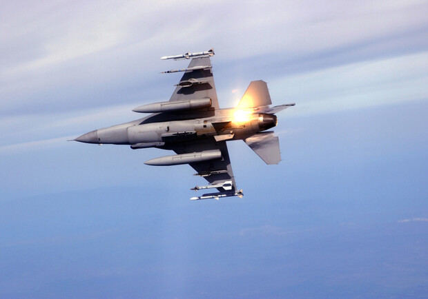 Украина потеряла истребитель F-16. Фото иллюстративное: Stocktrek Images/gettyimages