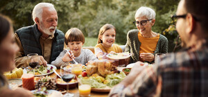 Когда в Украине будут праздновать Зеленые праздники в 2025 году: точная дата по новому церковному календарю