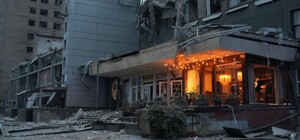 В Запорожье после ракетного удара возобновила работу кафе (видео)