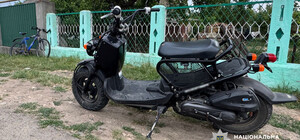 В Одесской области мужчина угнал скутер и авто: его остановил забор, а задержали — соседи