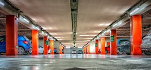 Частные парковки в Киеве вскоре могут стать официальными укрытиями