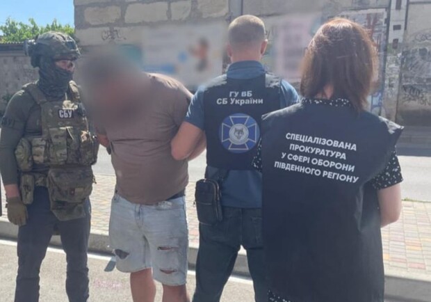 Задержание одессита, требовавшего взятку за трудоустройство в СБУ. 