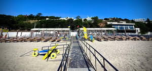 В Одесі відкрили оновлений інклюзивний пляж на Великому Фонтані: що змінилося після реконструкції