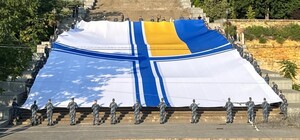 День ВМС Украины: на Потемкинской лестнице в Одессе установили национальный рекорд