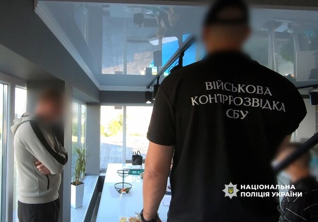 В Одесской области военнослужащего задержали за взятку в 2000 долларов за "мобилизацию в тыл" 