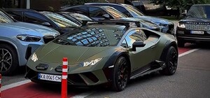 В Киеве заметили уникальный внедорожный суперкар Lamborghini Huracan Sterrato