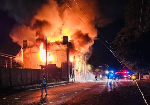 Пожар после обстрела. 