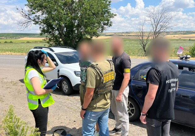 Затримання молодика, який намагався підкупити прикордонника. 