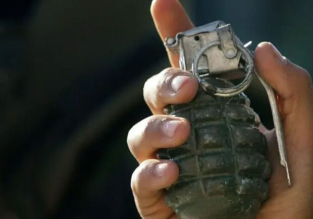 Пенсіонера з Одещини, який кинув гранату у групу чоловіків, засудили — обійшовся штрафом 