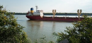 Після підриву судна: на Одещині відкрили рух каналом гирла Бистре