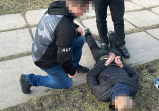 Задержание правоохранителя. 