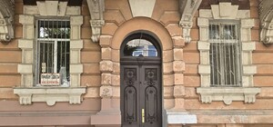 В Одесі відновили парадні двері в будинку Амбелікопуло: фотозвіт