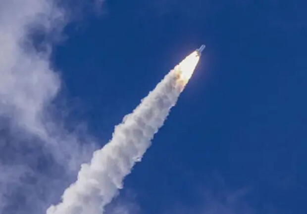 Ракета в небе. 