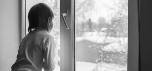 В Одесі дворічна дитина випала з вікна багатоповерхівки: поліція з’ясовує обставини