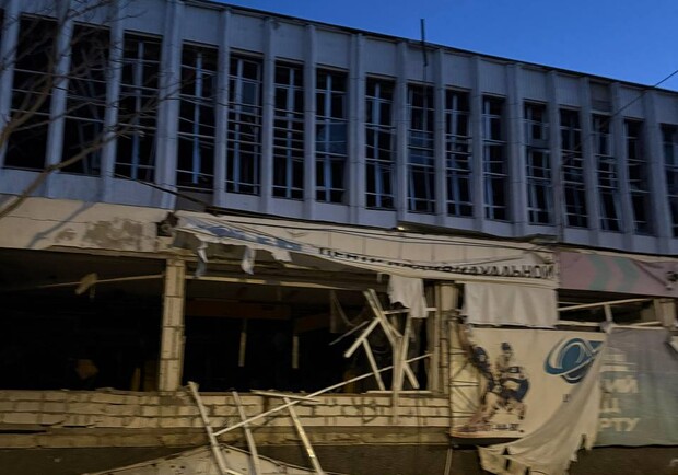 Руйнування після обстрілу. 